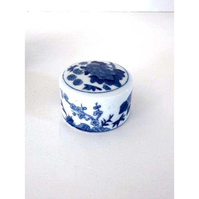 Vintage Blue and White Chinoiserie Porcelain Tea Caddy For Sale In Houston - Image 6 of 9