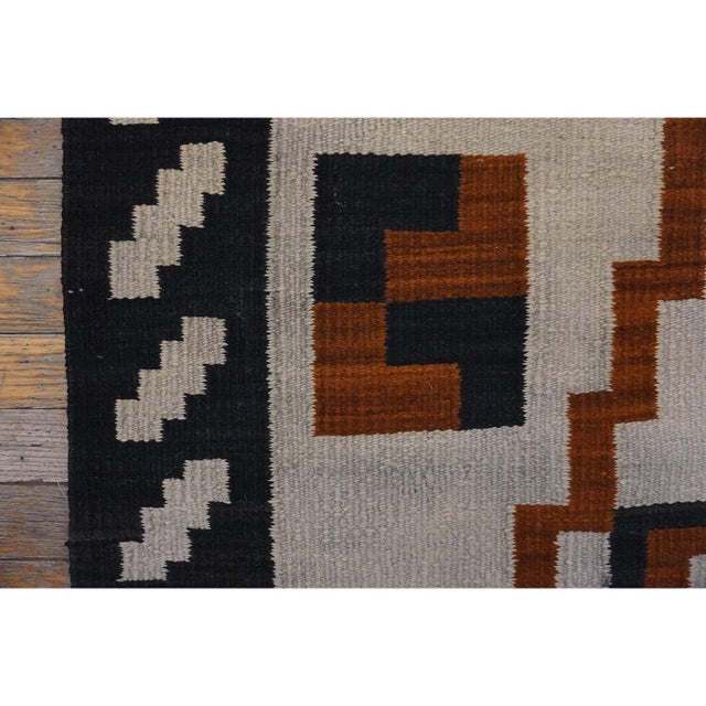 Ivory Mid 1930s Ivory Geometric Tribal Antique Native Navajo American Flatwoven Rug For Sale - Image 8 of 10