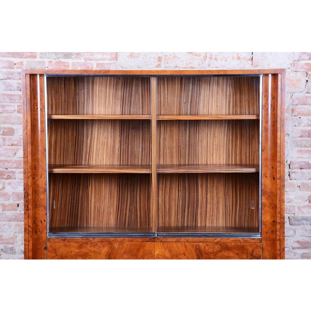 1920s Art Deco Bookcase in Elm and Mahogany, 1920s For Sale - Image 5 of 18