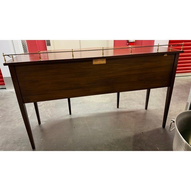 1980s Henkel Harris Federal/Hepplewhite Style Mahogany Sideboard With Inlay For Sale - Image 15 of 18