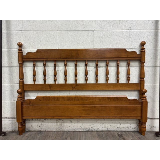 Vintage Full Size Heywood Wakefield Old Colony Maple Bed For Sale - Image 12 of 15