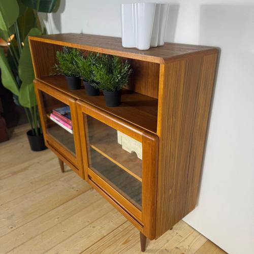 Vintage Teak Bookcase with Glass Doors from Dyrlund, 1960s For Sale - Image 14 of 15