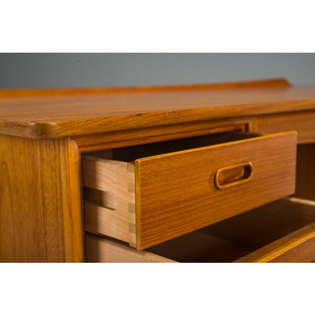 Mid-Century Danish Teak Desk by Svend Åge Madsen for Sigurd Hansen, 1950s For Sale - Image 12 of 18