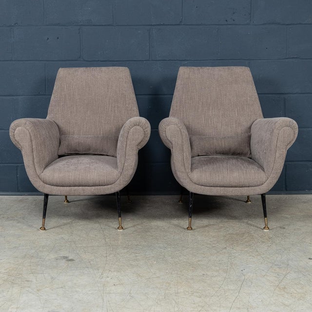 Mid-Century Modern 20th Century Italian Armchairs Attibuted to Gigi Radice for Minotti, 1960s, Set of 2 For Sale - Image 3 of 18