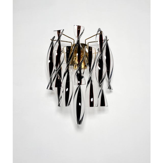 Pair of appliques with 10 pendants in colored Murano glass covered with crystal and hand-twisted in amethyst color. Gold-...