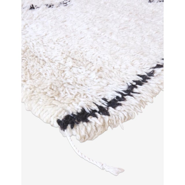 Marmoucha Moroccan Wool Rug - 7.2 X 5.2 Ft For Sale - Image 4 of 8