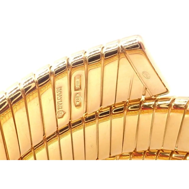 Bulgari 1990s Bulgari Tubogas Serpent Snake Yellow Gold Bracelet Wristwatch For Sale - Image 4 of 10