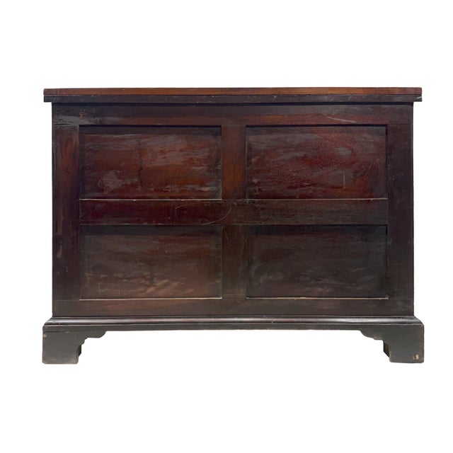 A Georgian Mahogany Bachelors Chest With Satinwood Inlay, English, Ca. 1830 For Sale - Image 12 of 12