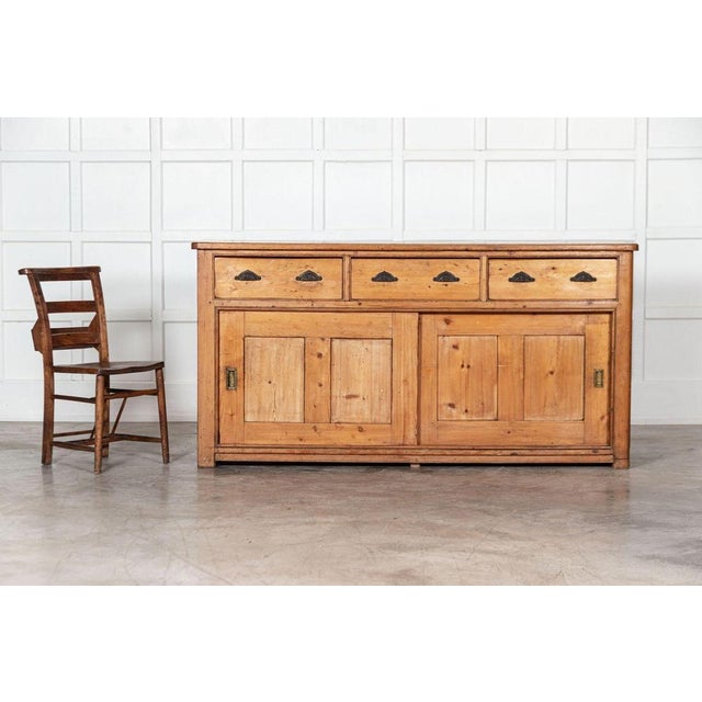 Late 19th Century Large 19th Century English Pine Dresser Base, 1880s For Sale - Image 5 of 17