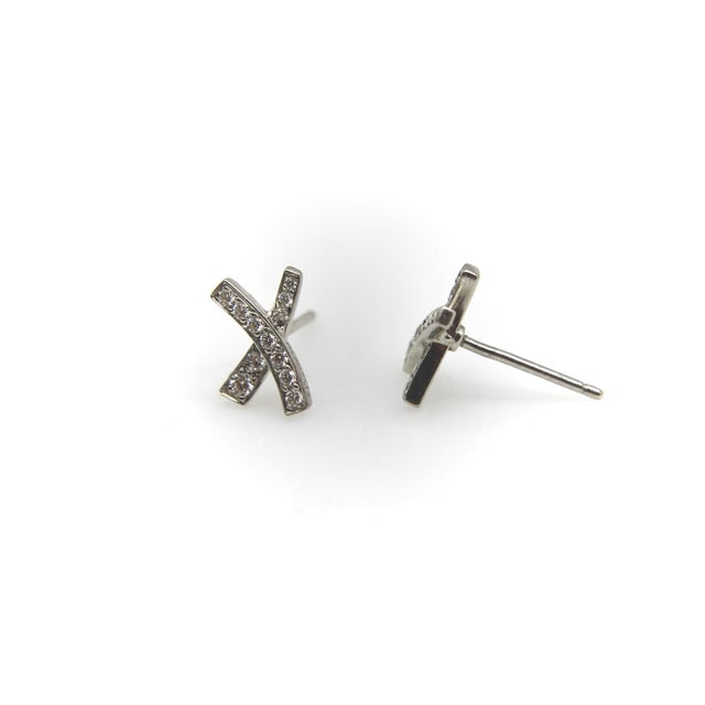 1980s 1980s Vintage Paloma Picasso for Tiffany & Co. Platinum and Diamond Kiss Earrings, A Pair For Sale - Image 5 of 10