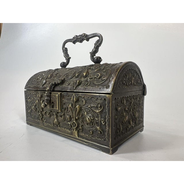 Kye or Jewelry Box Bronze Antique Raised Relief Ggleykauf Nurnberg Germany For Sale - Image 10 of 18
