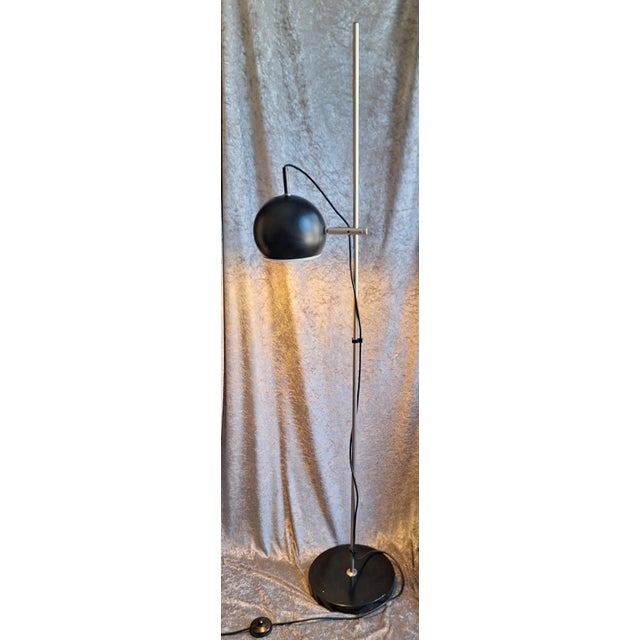 Vintage German Height-Adjustable Floor Lamp with Black Metal Base and Black Lamp Globe on Chrome-Plated Metal Mount, 1970s For Sale - Image 3 of 7