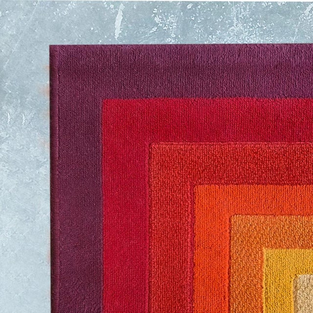 Red Quadrat Geometric Op Art Rug in the style of Verner Panton, England, 1970s For Sale - Image 8 of 11