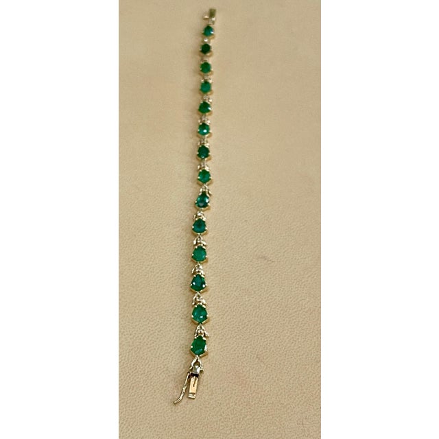 2010s 7 Carat Natural Brazil Emerald and Diamond Tennis Bracelet 14 Karat Yellow Gold For Sale - Image 5 of 18