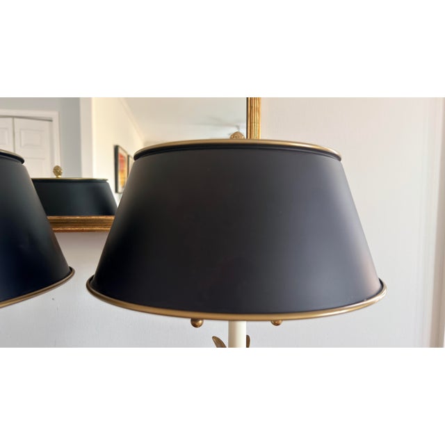 1990s Pair Frederick Cooper Classic Modern Hollywood Regency Pineapple Polished Brass Table Lamps With Black Tole Shades For Sale - Image 5 of 18