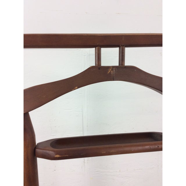 Mid Century Modern Gentleman’s Valet Butler With Woven Seat For Sale - Image 10 of 12