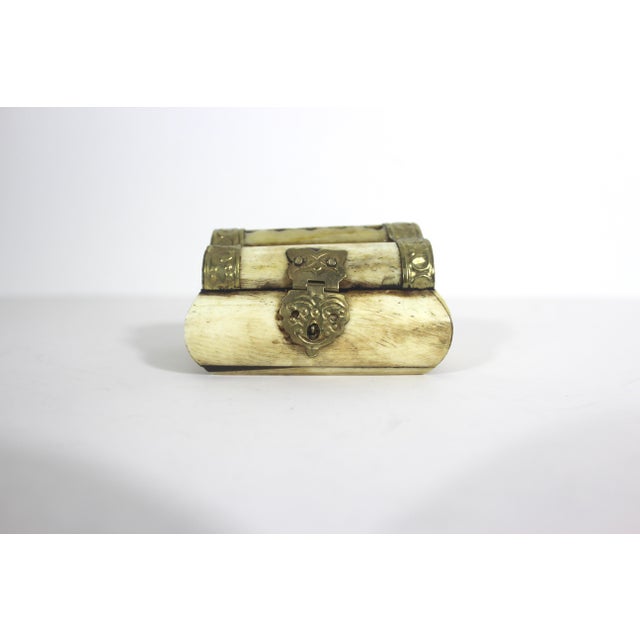 Vintage Camel Bone and Brass Box, Brass Inlay, Lidded, Carving, Hinged Lid Ring Box, Brown Ivory Gold Trinket For Sale - Image 4 of 9