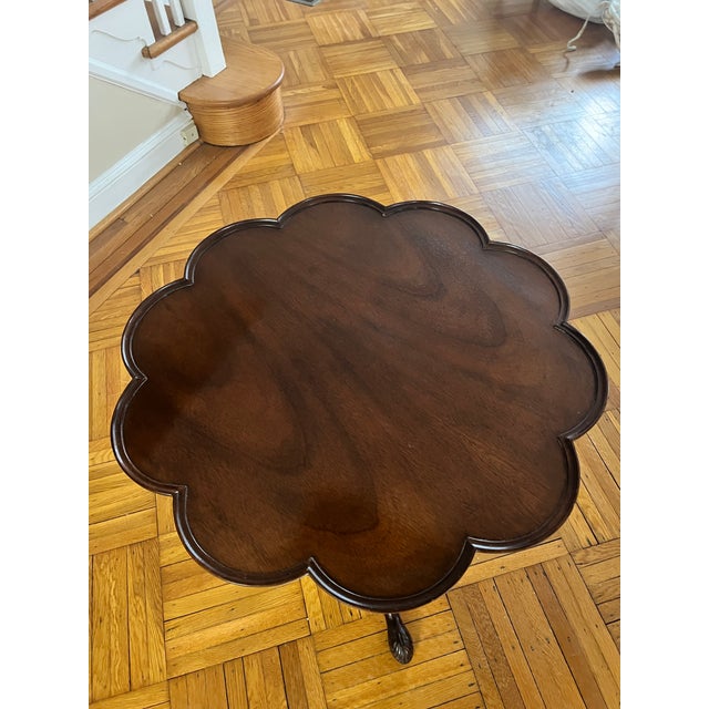 Chippendale 1980s Kindel Grand Rapids Chippendale Mahogany Piecrust Tilt-Top Tea Table For Sale - Image 3 of 9