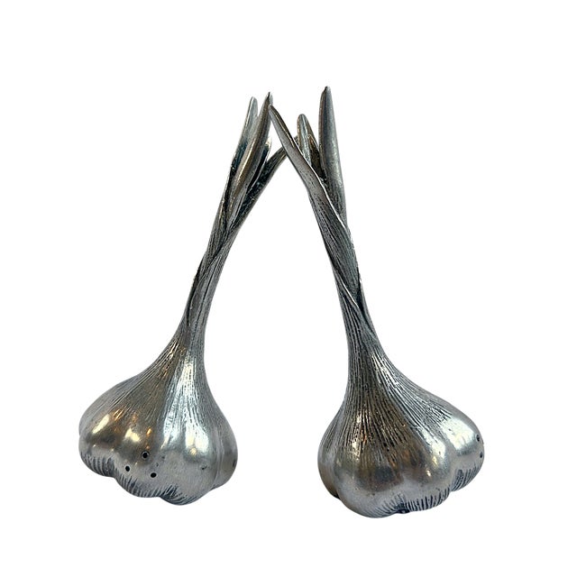French Country Vintage Silver Plate Garlic Bulb Salt & Pepper Shakers – A Pair For Sale - Image 3 of 9