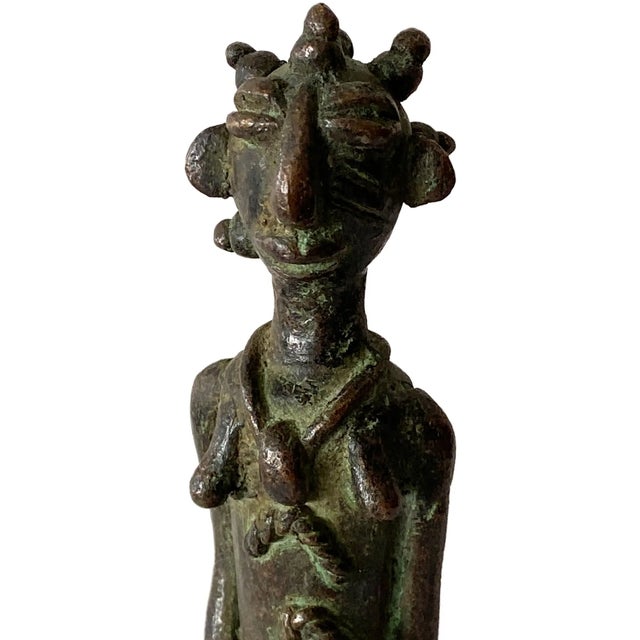 Vintage Benin Bronze Sculpture of a Seated Female W/Jar Nigeria A For Sale In New York - Image 6 of 7