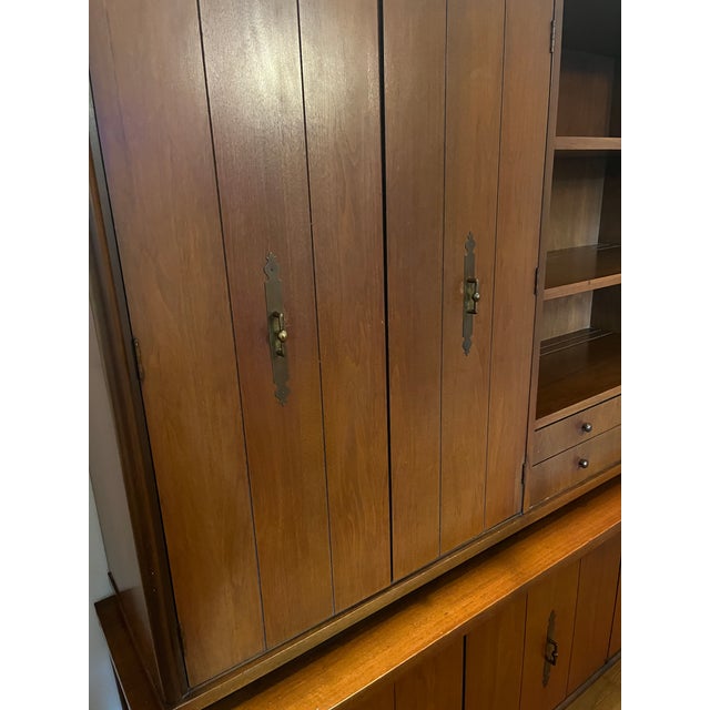 1950s Mid-Century Modern Wood Hutch / China Cabinet With Brass Hardware For Sale In Seattle - Image 6 of 12
