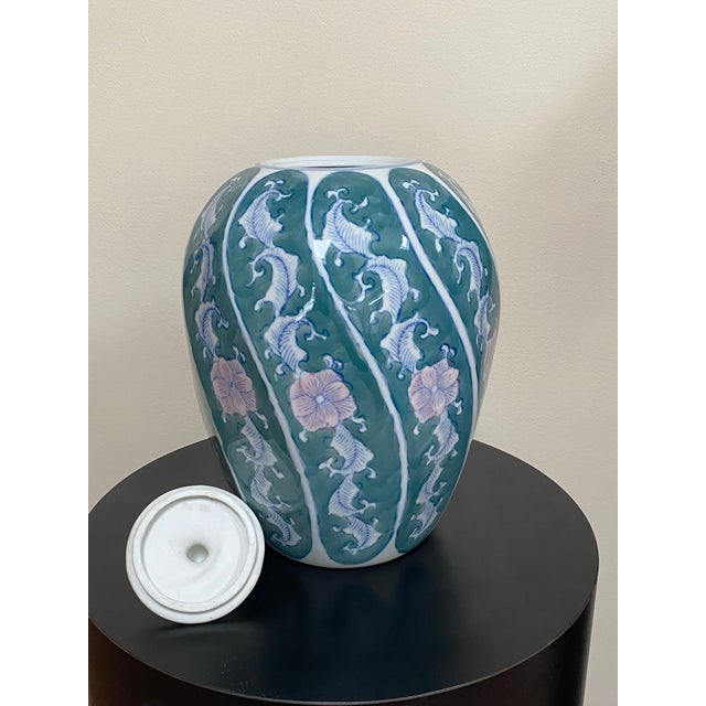 Ceramic Vintage Mid-Century Chinese Chinoiserie Style Hand-Painted Porcelain Ginger Jar For Sale - Image 7 of 14