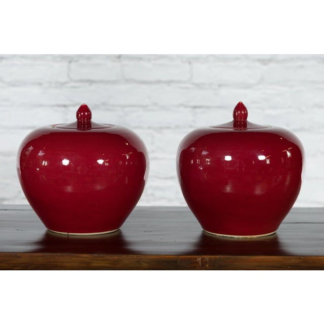 Vintage Chinese Oxblood Finish Jars - A Pair For Sale In New York - Image 6 of 13