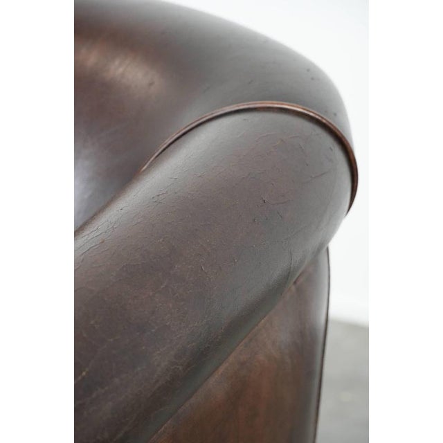 Stylish and Characterful Dark Brown Vintage Club Armchair in English Style Made of Sheepskin with Matching Piping For Sale - Image 12 of 16