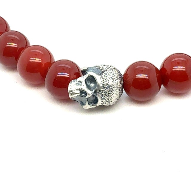1990s 1990s David Yurman Carnelian Beads Skull Spiritual Bracelet Silver 8 mm Estate For Sale - Image 5 of 6