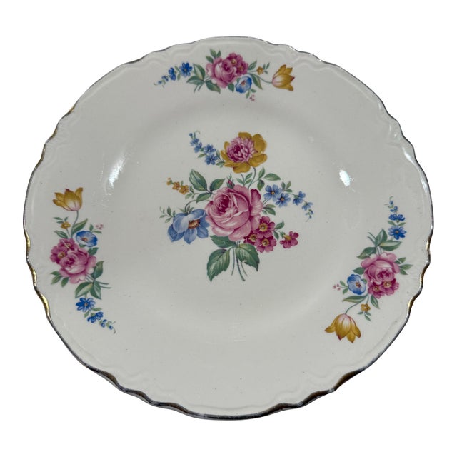 Vintage Scio Pottery “Hazel” Pattern, Floral Dinner Plate From the 1940s With a Central Pink Rose Bouquet and Scalloped Gold Trim Edge. For Sale