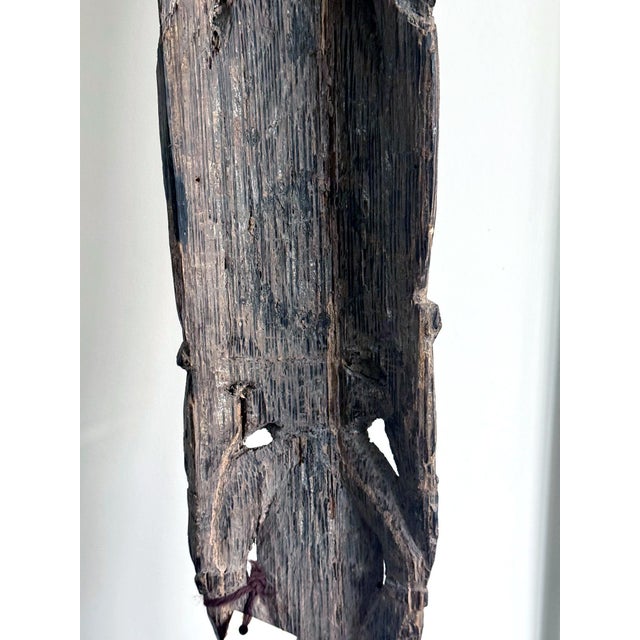 Yam Ceremonial Digging Stick with Carving Papua New Guinea For Sale - Image 13 of 16