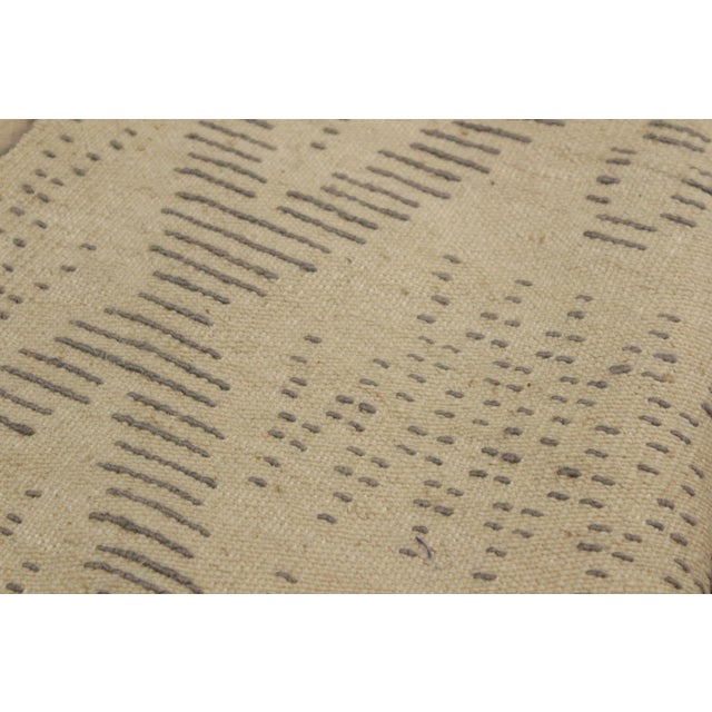 Textile 1990s 1990s Modern Moroccan High-Low Ivory/Blue Wool Rug - 5'9'' X 8'11'' For Sale - Image 7 of 8