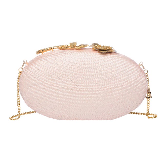 Joanna Oval Clutch in Pale Pink With Gold Flower Clasp For Sale - Image 4 of 7