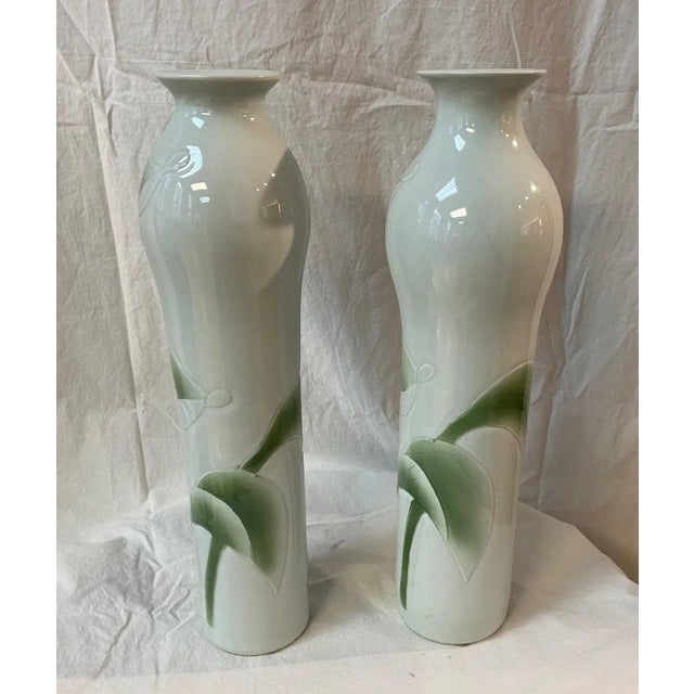 Maitland - Smith Maitland Smith Set of 2 Hand Painted Vintage Vases For Sale - Image 4 of 11