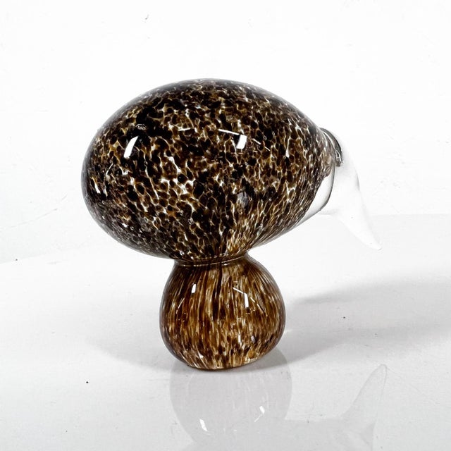 Modern Modern Murphy Art Glass Kiwi Bird Paperweight New Zealand For Sale - Image 3 of 13