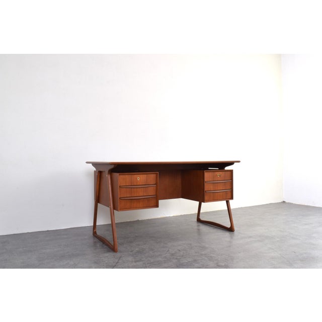 Mid-Century Danish Teak Executive Desk by Svend Åge Madsen for H.P. Hansen, 1960s For Sale - Image 10 of 18