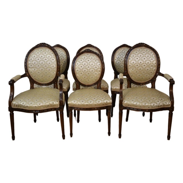 1930s French Louis XV Carved Walnut Set of 6 Dining Room Chairs / 2 Arm & 4 Side For Sale