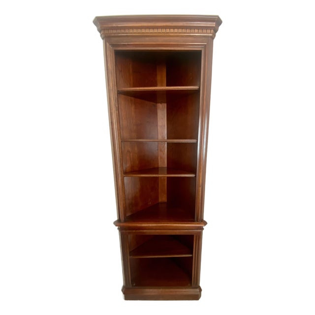 Vintage Pennsylvania House Cherry Neoclassical Style Open Shelving Corner Display Etagere Adjustable Bookshelf. For Sale