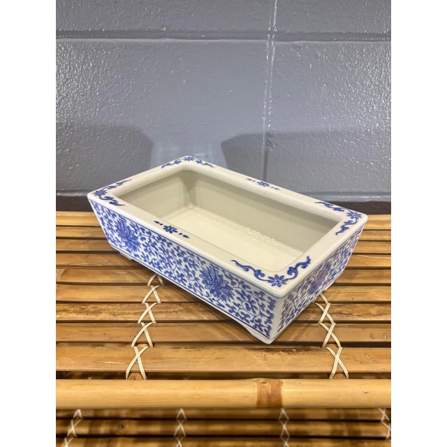 Vintage Chinese Blue and White Porcelain Jardinière Cachepot For Sale - Image 4 of 7