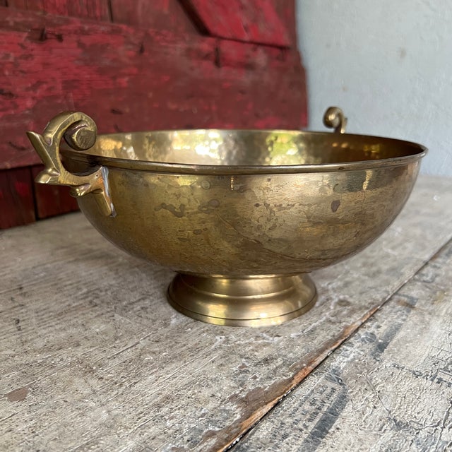 1970s Vintage Hammered Brass Footed Compote Bowl With Handles For Sale - Image 5 of 8