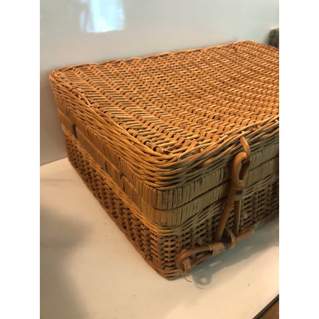 1950s Vintage Wicker Picnic Basket For Sale - Image 5 of 9