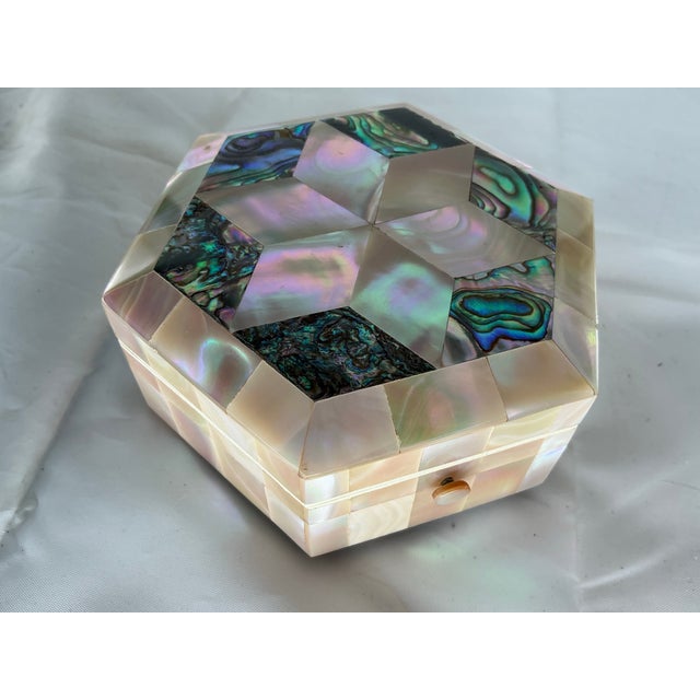 Antique English Mother of Pearl Hexagonal Trinket Box For Sale In Providence - Image 6 of 12