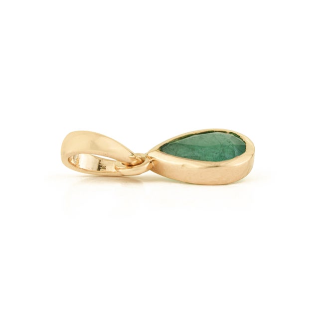 14k Gold Natural Zambian Pear-Cut Emerald Bezel Set Solitaire Pendant For Sale - Image 4 of 14