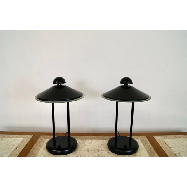 Pair of vintage 1980's post modern table lamps for sale. They are both in excellent condition, and have a great saucer...