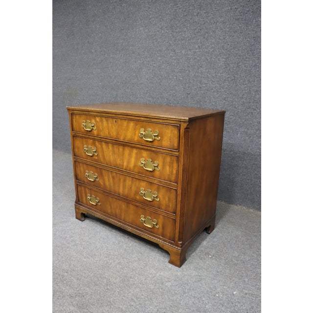 Chippendale Late 20th Century Kittinger Mahogany Bachelor Chest – Colonial Williamsburg Collection For Sale - Image 3 of 12