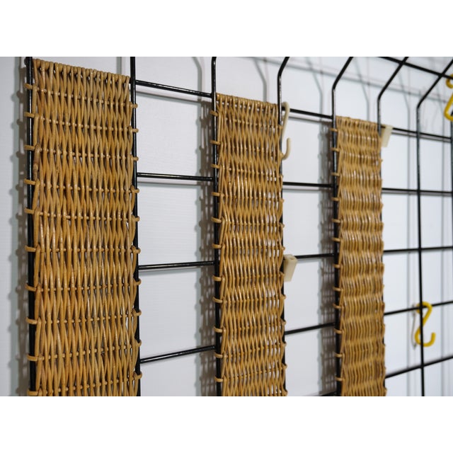 Mid-Century Wall-Mounted Coat Rack in Metal and Wicker by Karl Fichtel for Drahtwerke Erlau, Germany, 1960s For Sale - Image 4 of 12