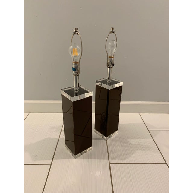 Mid-Century Modern George Bullio Lucite Lamps - a Pair For Sale - Image 3 of 10