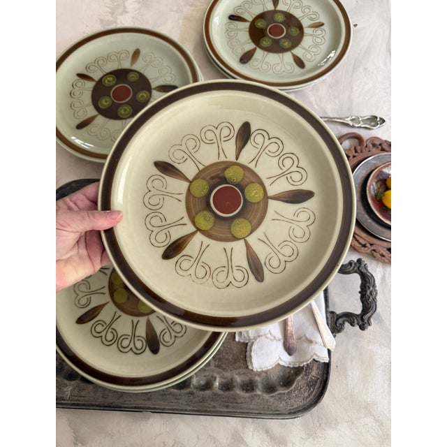 1970s Shino Stone “Marguerita” Dinner Plates 10.25” Japan Mid Century Modern Dinnerware - Set of 8 For Sale In Chicago - Image 6 of 12