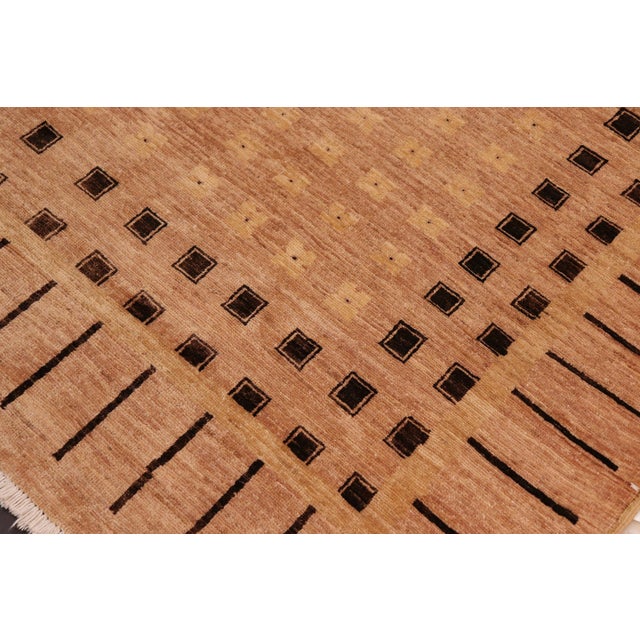 Textile Boho Chic Ziegler Tan Black Hand-Knotted Wool Rug - 6'1'' X 8'8'' For Sale - Image 7 of 8