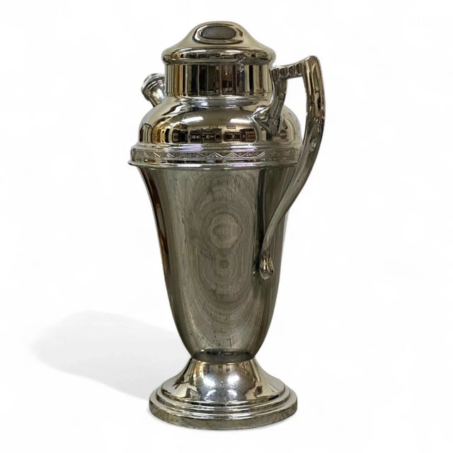 Farberware Art Deco Chrome Martini/Cocktail Shaker , Ca 1935 For Sale - Image 4 of 8